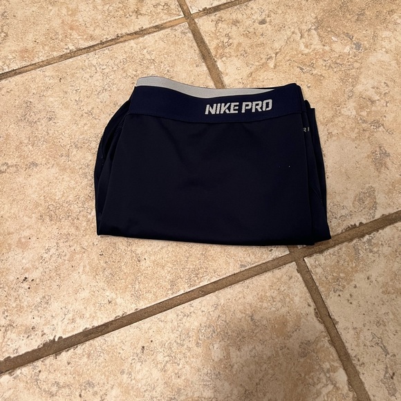 Penn State Nike pro crop leggings - Picture 2 of 3